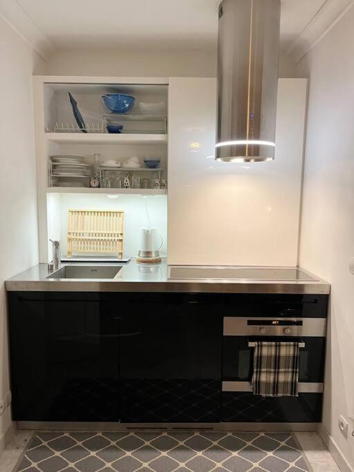 Modern W Terrace 250m From & Pool Apartamento