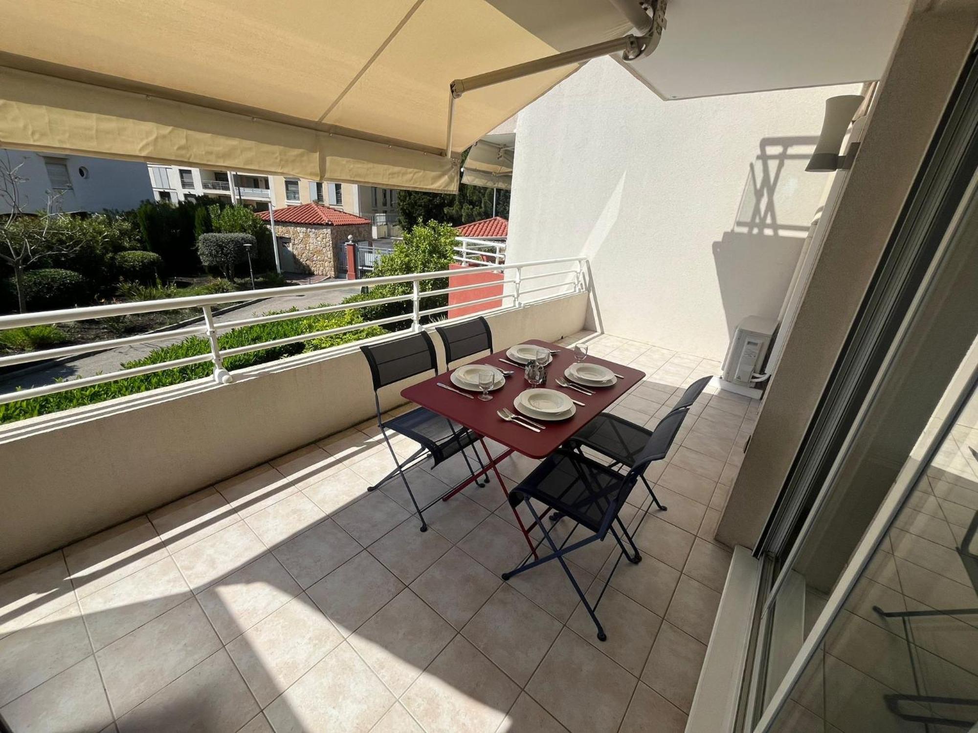 Apartamento Modern W Terrace 250m From & Pool *